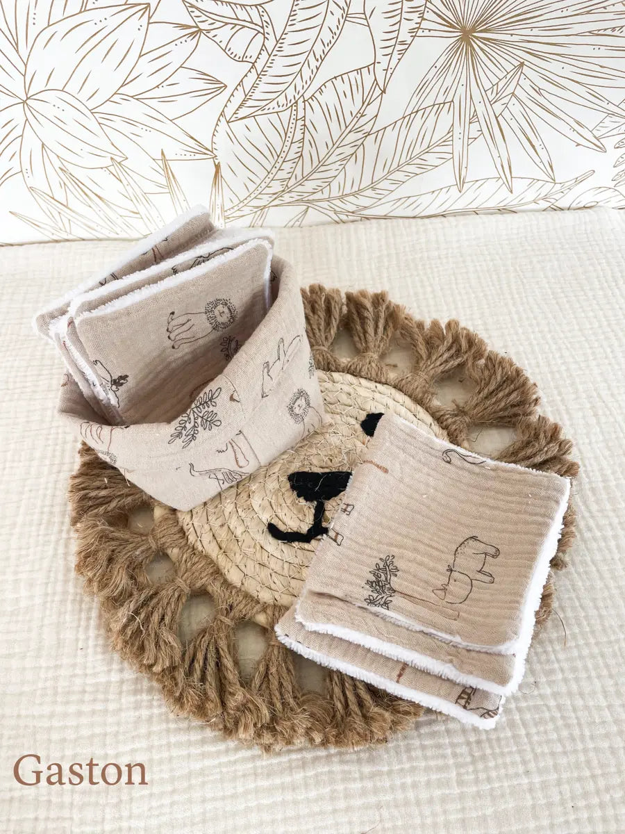 Ensemble assorti : les 10 lingettes bébé et la panière - Gaston