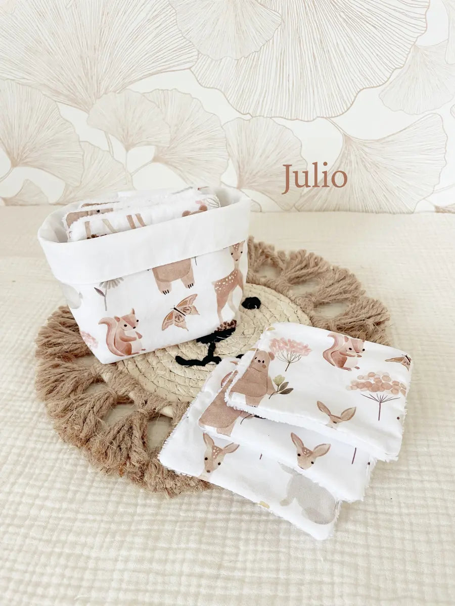 Ensemble assorti : les 10 lingettes bébé et la panière - Julio