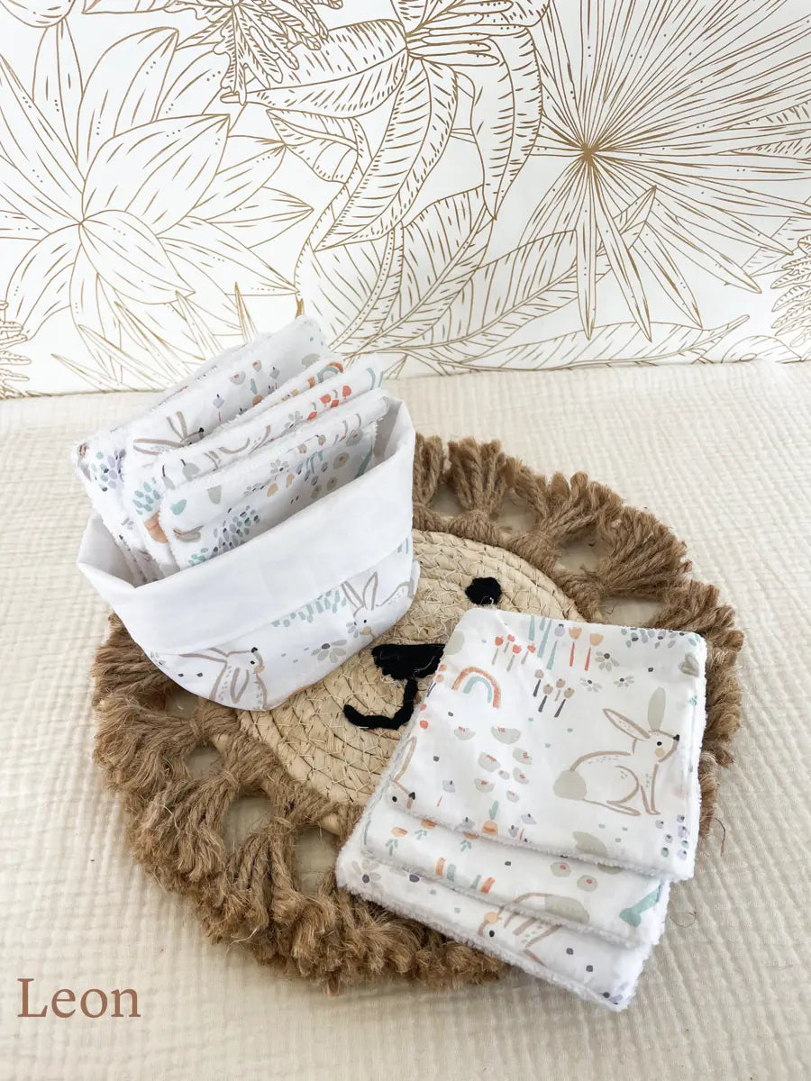 Ensemble assorti : les 10 lingettes bébé et la panière - Léon