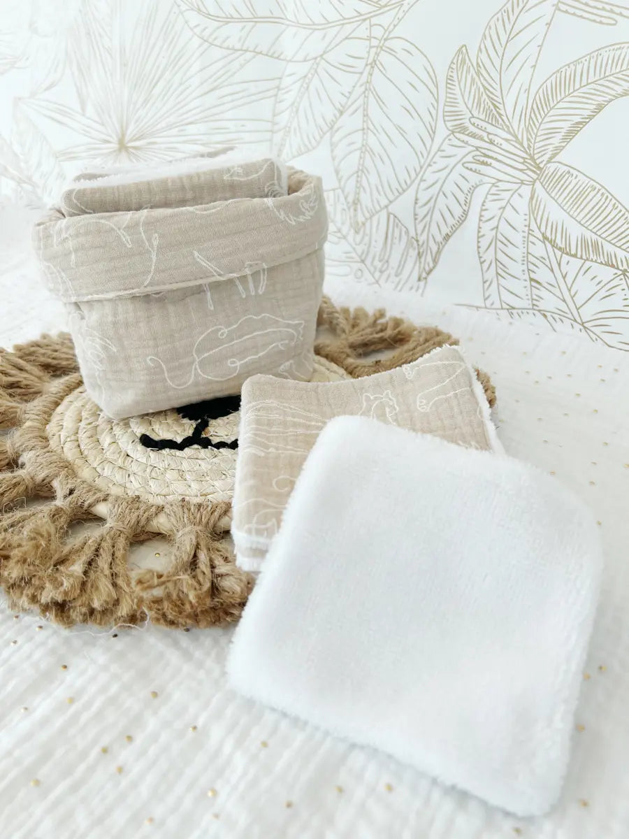 Ensemble assorti : les 10 lingettes bébé et la panière - Safari