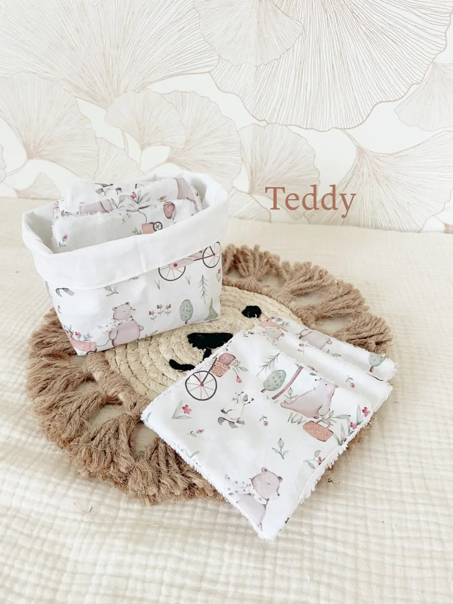 Ensemble assorti : les 10 lingettes bébé et la panière - Teddy