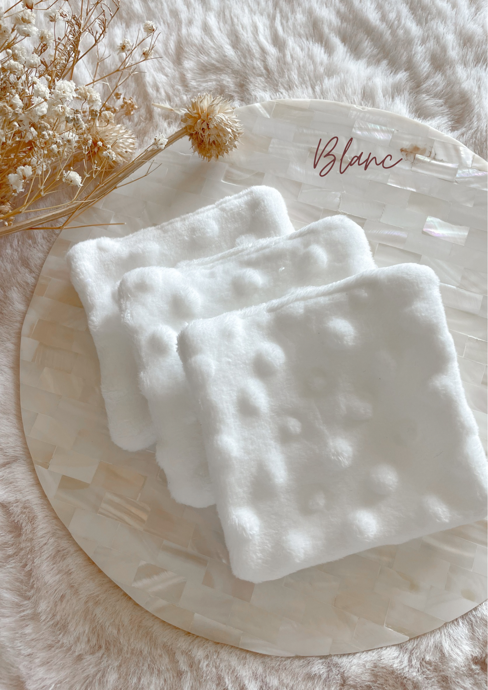 Coton magique (démaquille avec de l’eau uniquement)