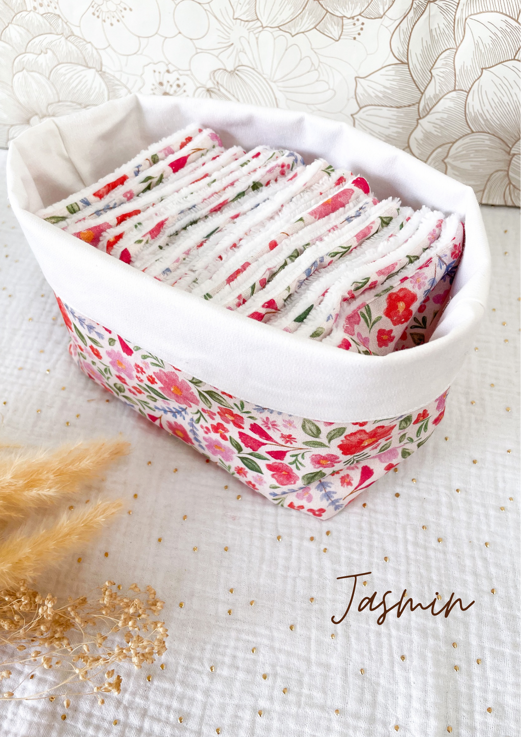 Matching set: the basket and its 20 cotton pads