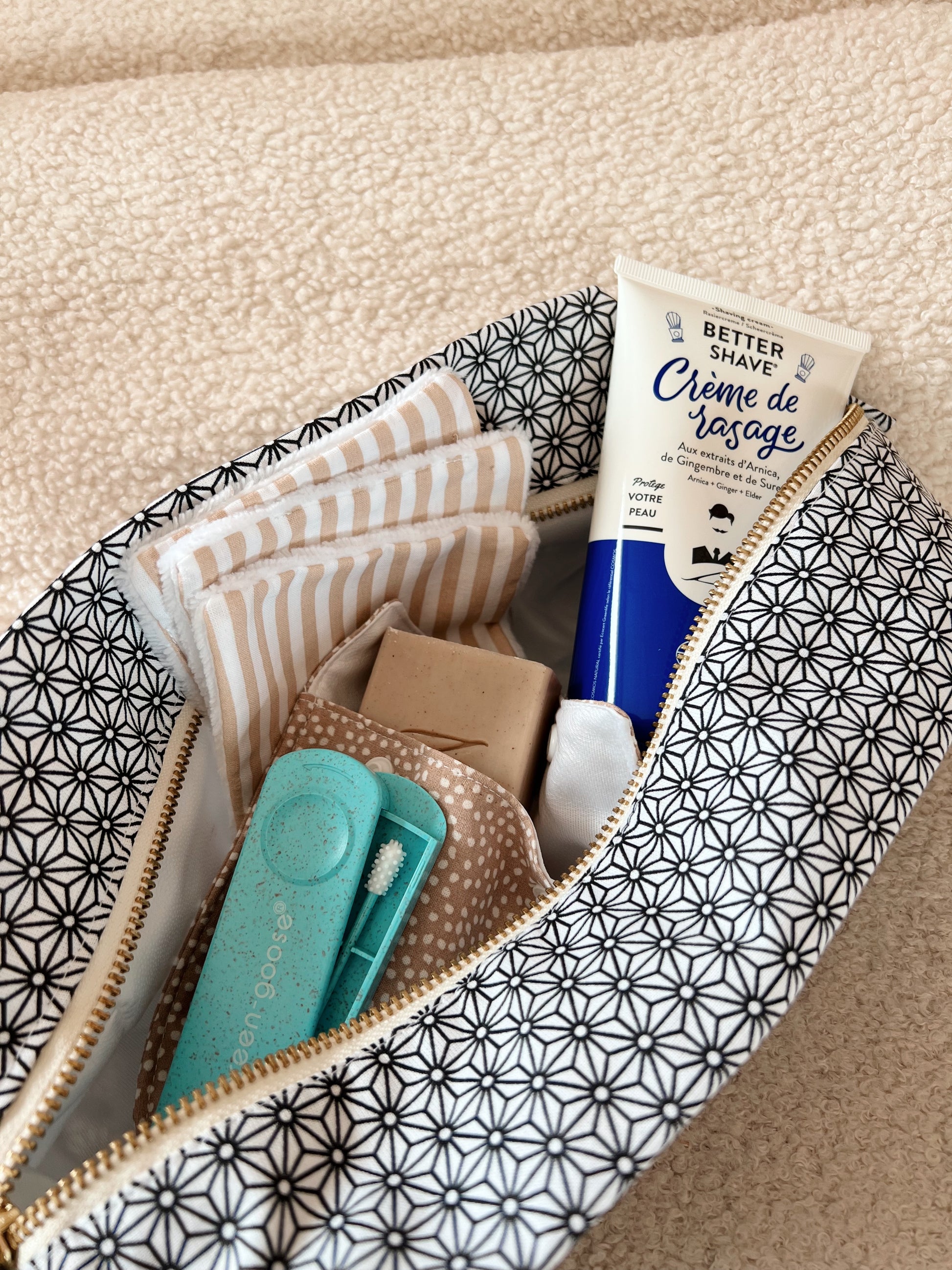 Men's toiletry bag (waterproof interior)