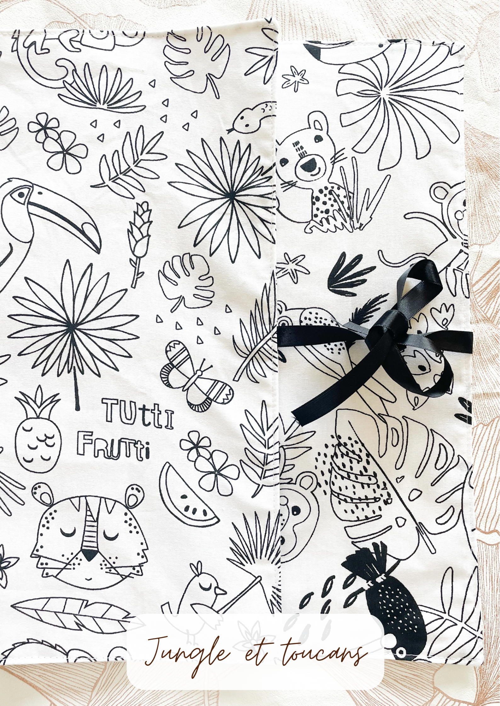 Washable coloring placemat (and its markers)