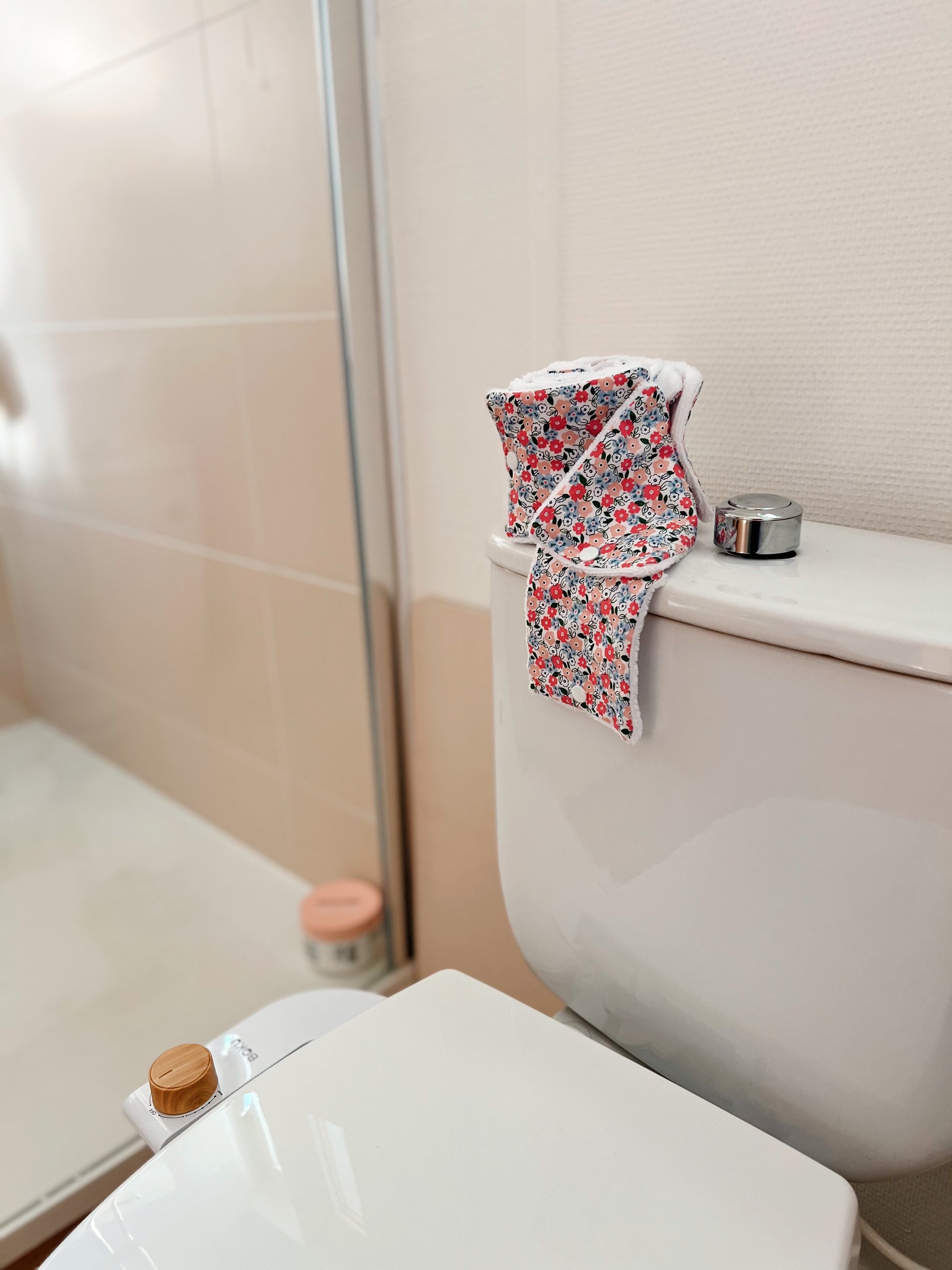 Washable toilet paper roll with snaps (15 sheets)