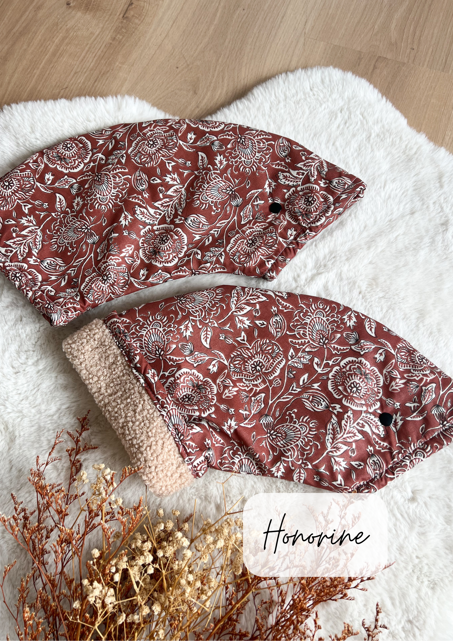 Sleeves for curved handlebars (e.g. bicycles)