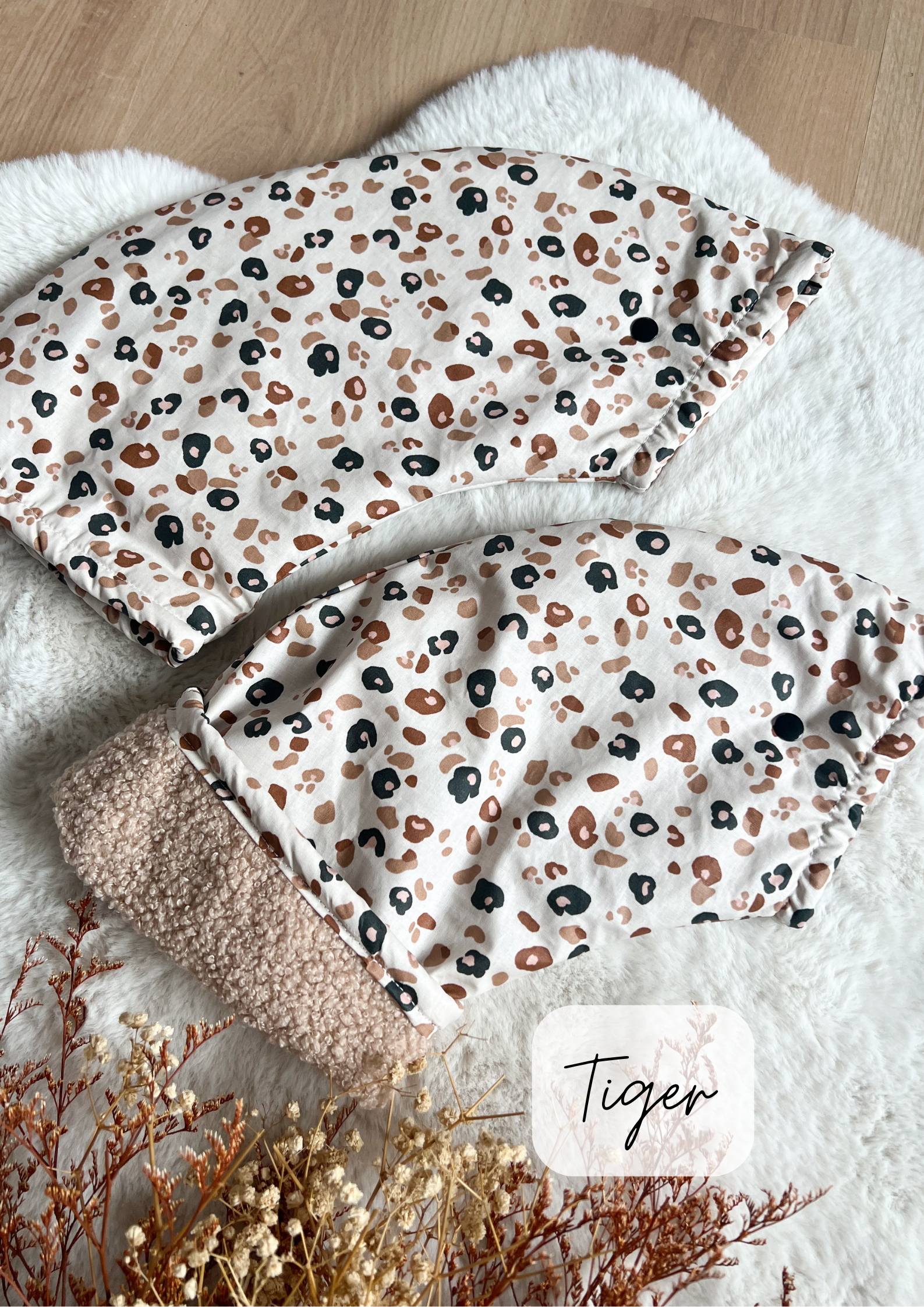 Sleeves for curved handlebars (e.g. bicycles)