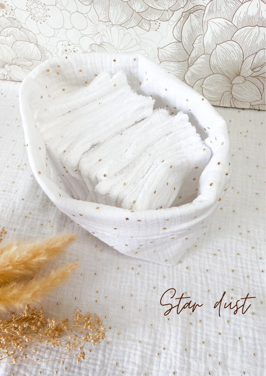 Matching set: the basket and its 20 cotton pads