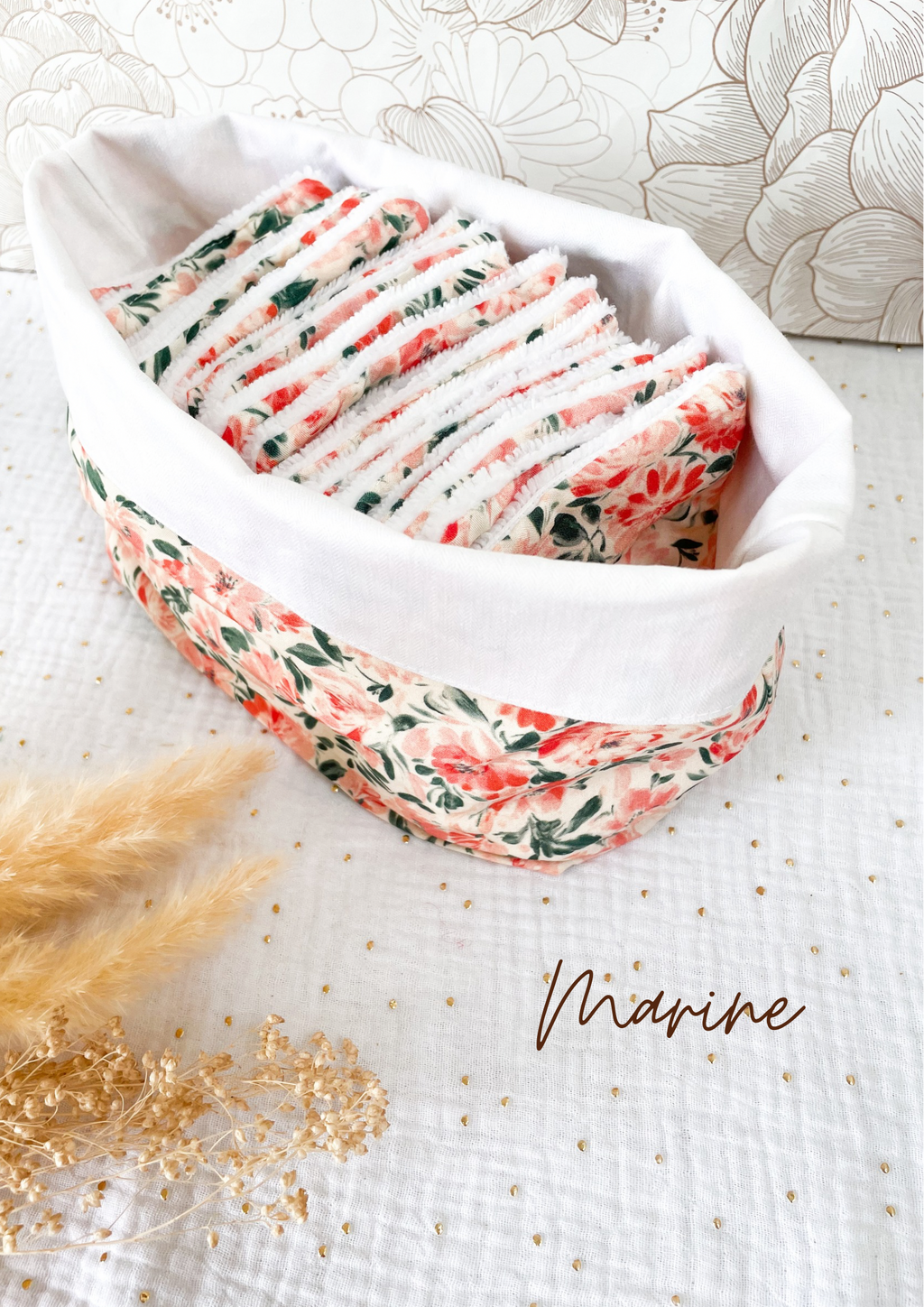 Matching set: the basket and its 20 cotton pads