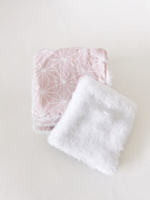 <transcy>Washable cotton comforter fabric</transcy>