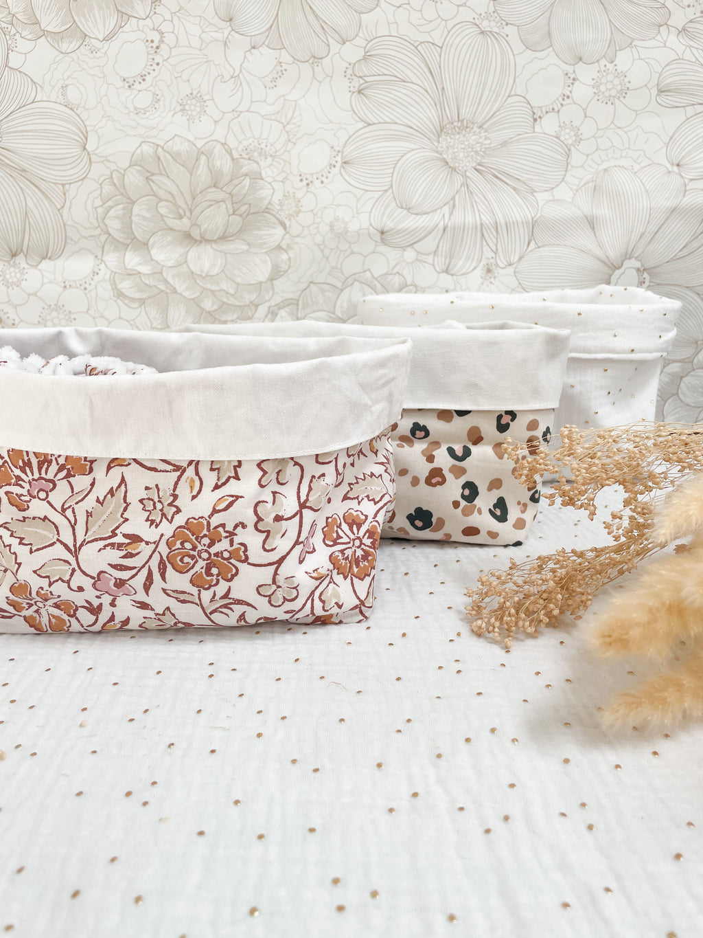 Matching set: the basket and its 20 cotton pads