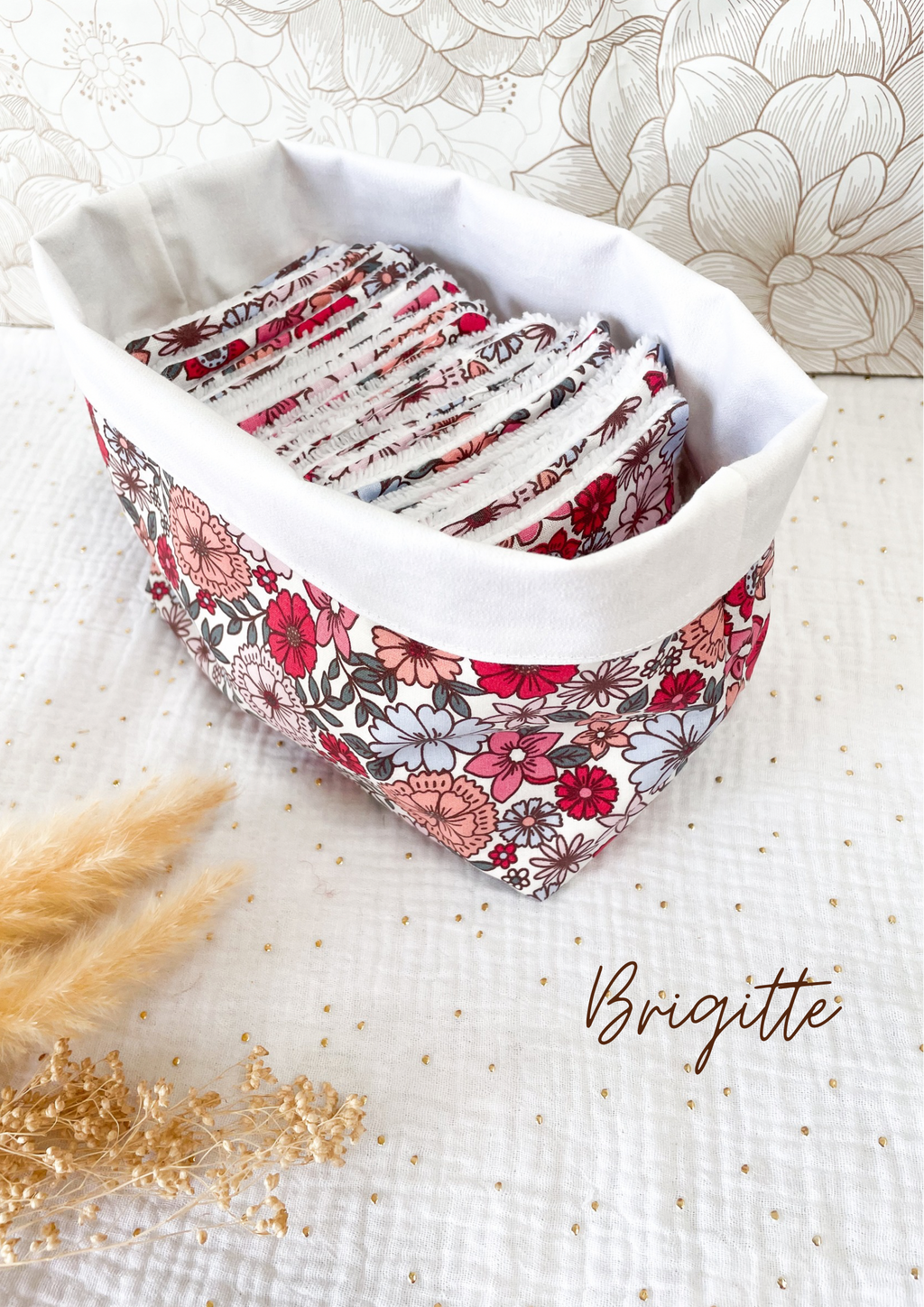 Matching set: the basket and its 20 cotton pads