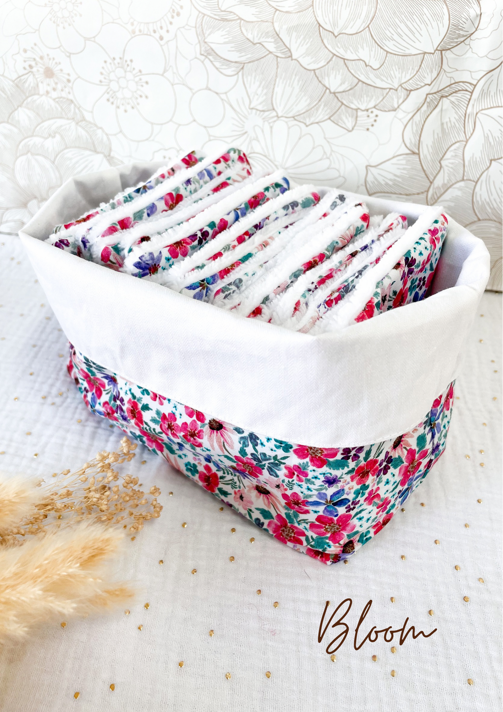Matching set: the basket and its 20 cotton pads