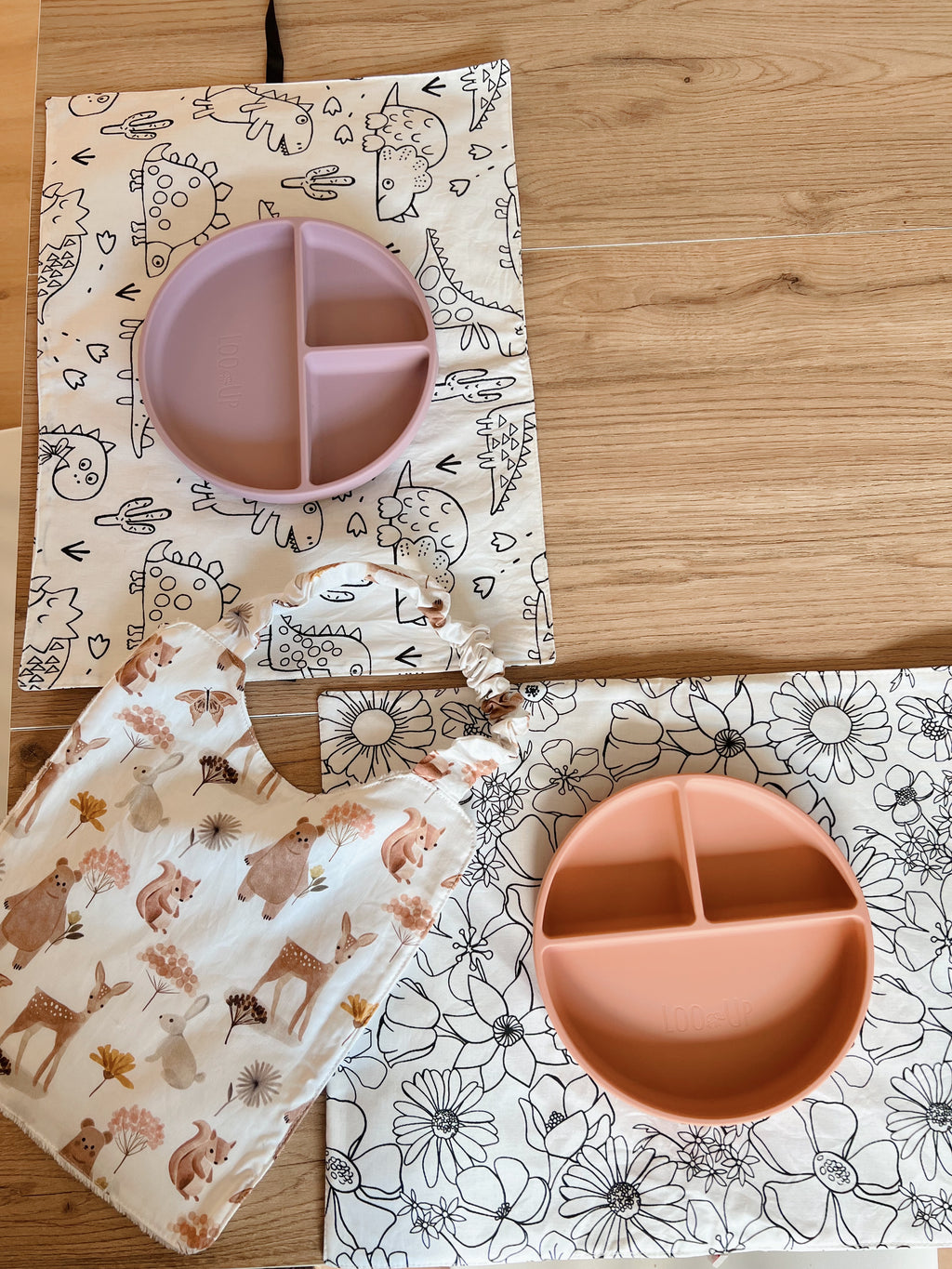 Washable coloring placemat (and its markers)