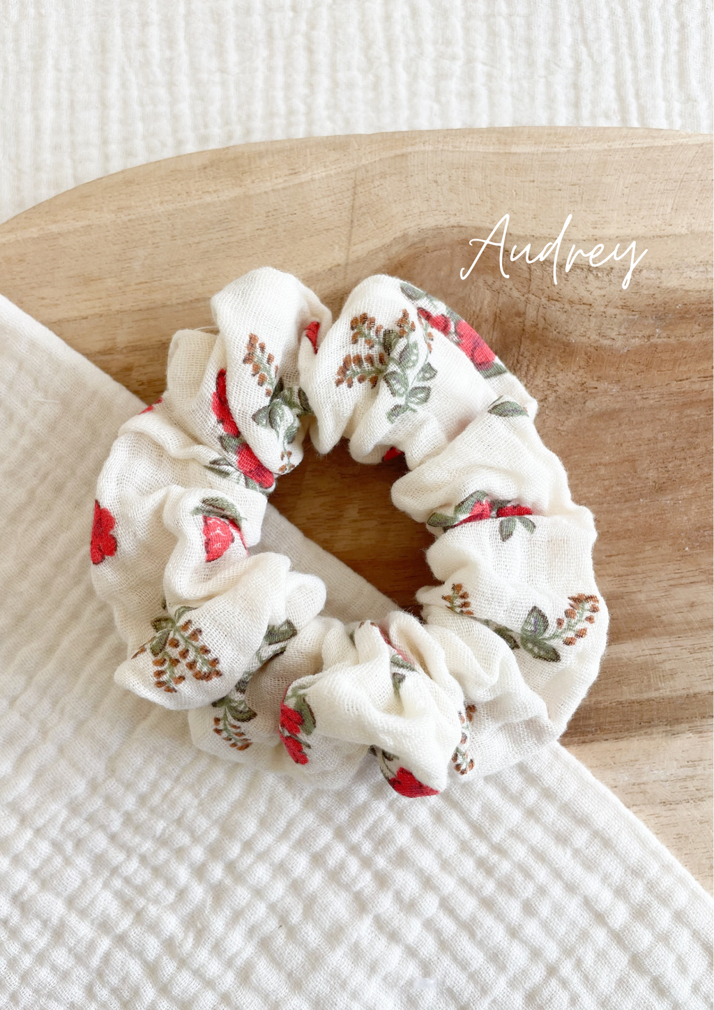 Double gauze scrunchie