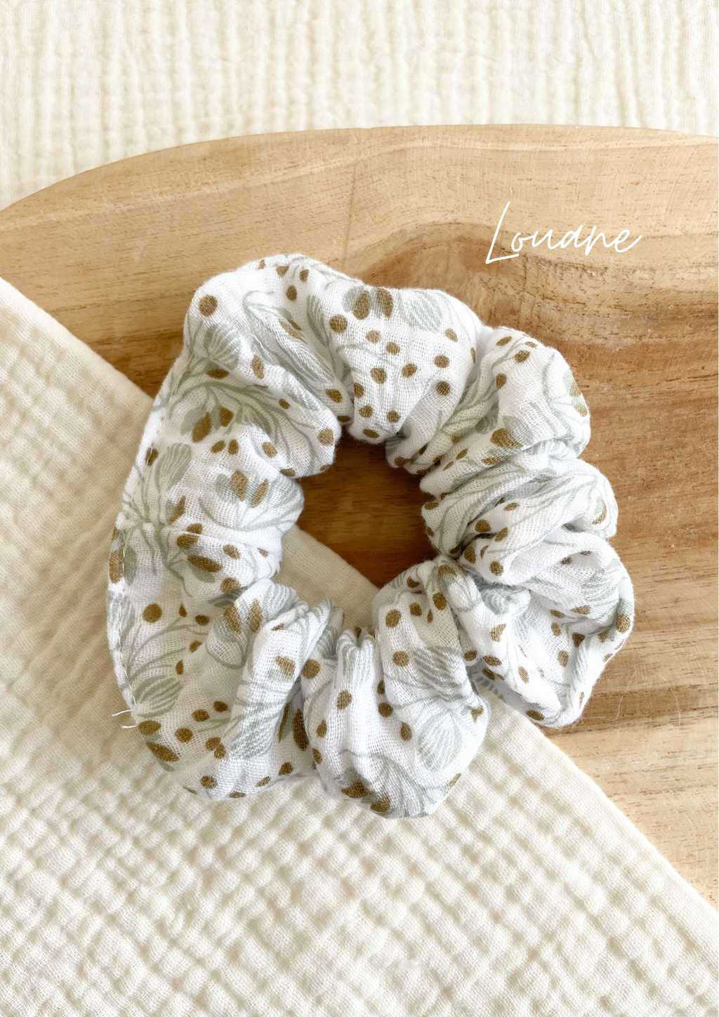 Double gauze scrunchie