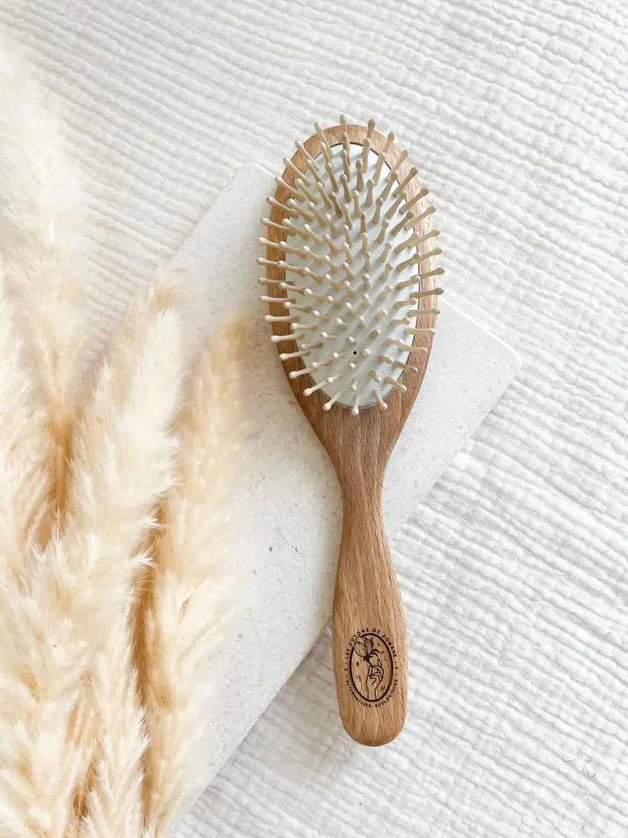 Brosse à cheveux avec picots en bois - 1