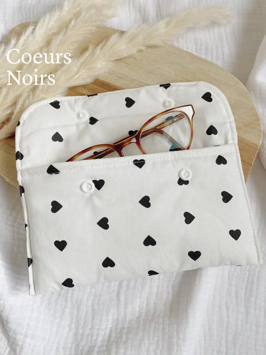 Étui à lunettes - Cœurs noirs