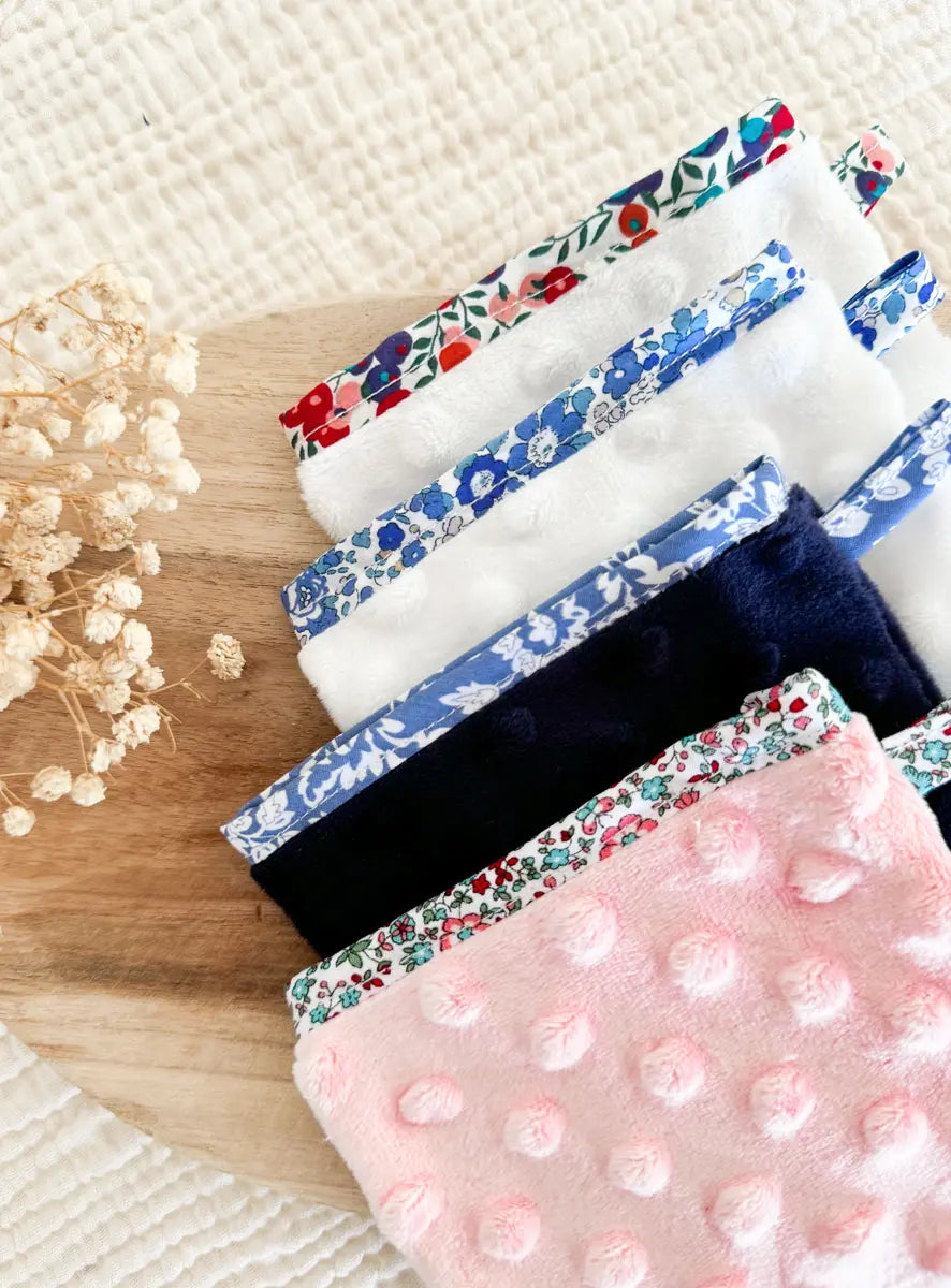 Gant démaquillant (démaquille avec de l’eau uniquement) - 1