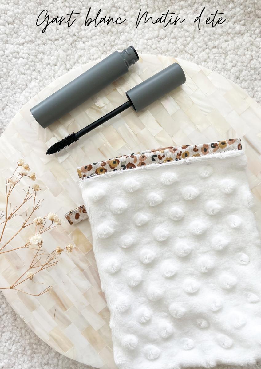 Gant démaquillant (démaquille avec de l’eau uniquement) - Gant blanc Matin d’été