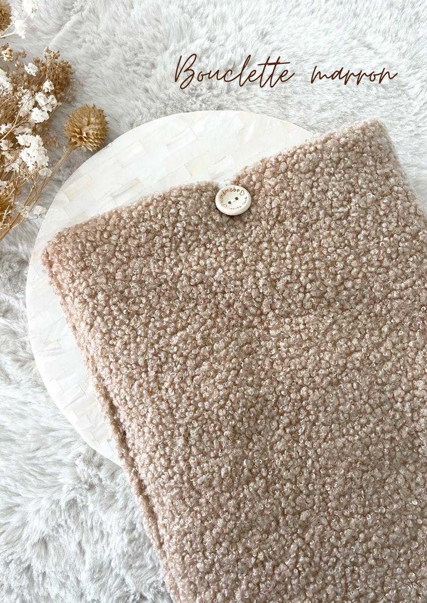 Grande pochette à livre ou tablette moumoute - Bouclette marron