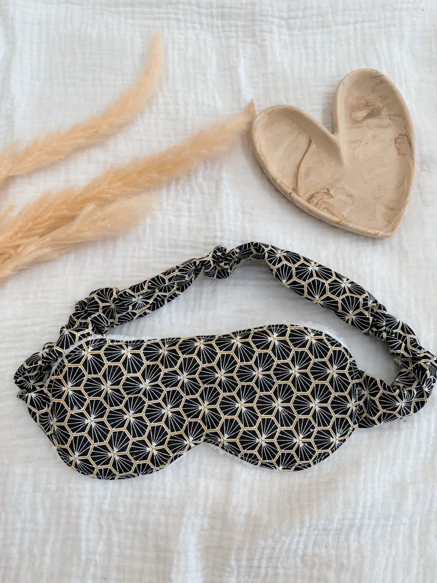 Masque de nuit avec finitions « froufrous » - Abeja