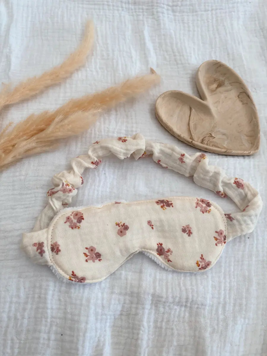 Masque de nuit avec finitions « froufrous » - Bohème