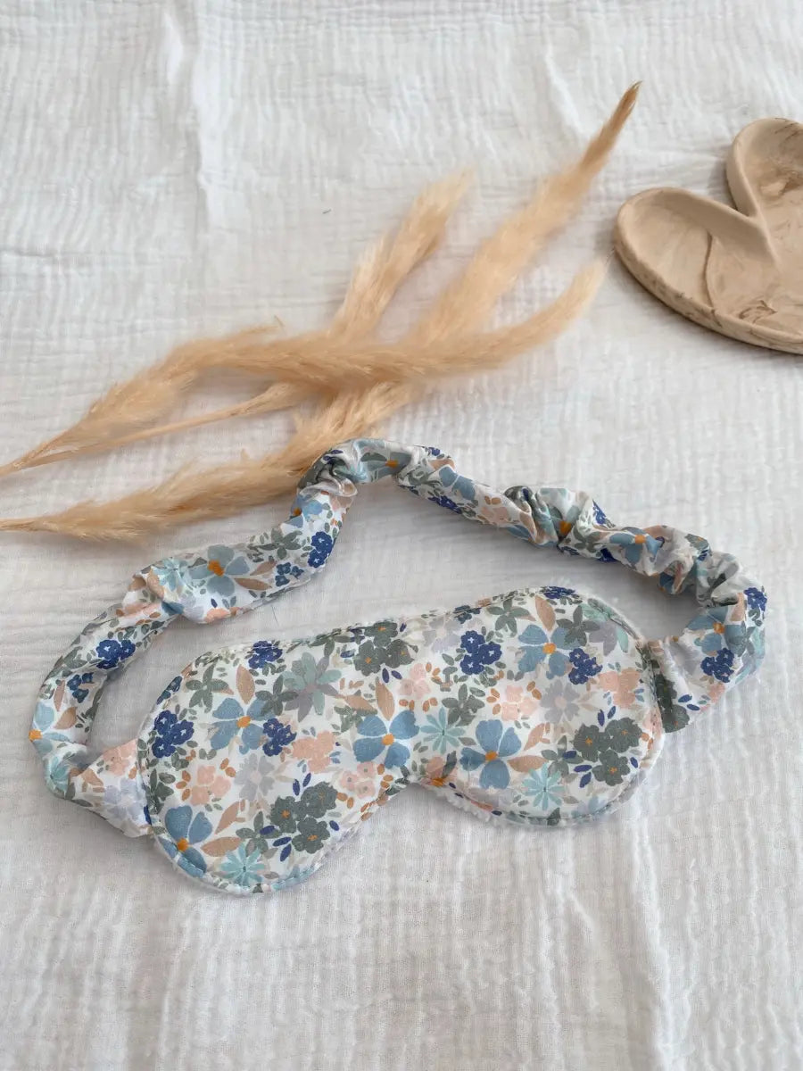 Masque de nuit avec finitions « froufrous » - Céleste