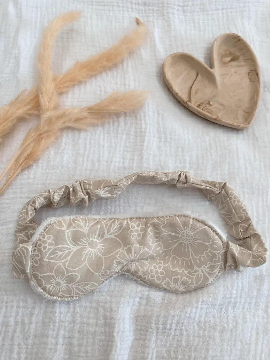 Masque de nuit avec finitions « froufrous » - Chloé