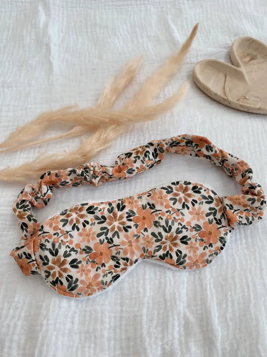 Masque de nuit avec finitions « froufrous » - Gloria