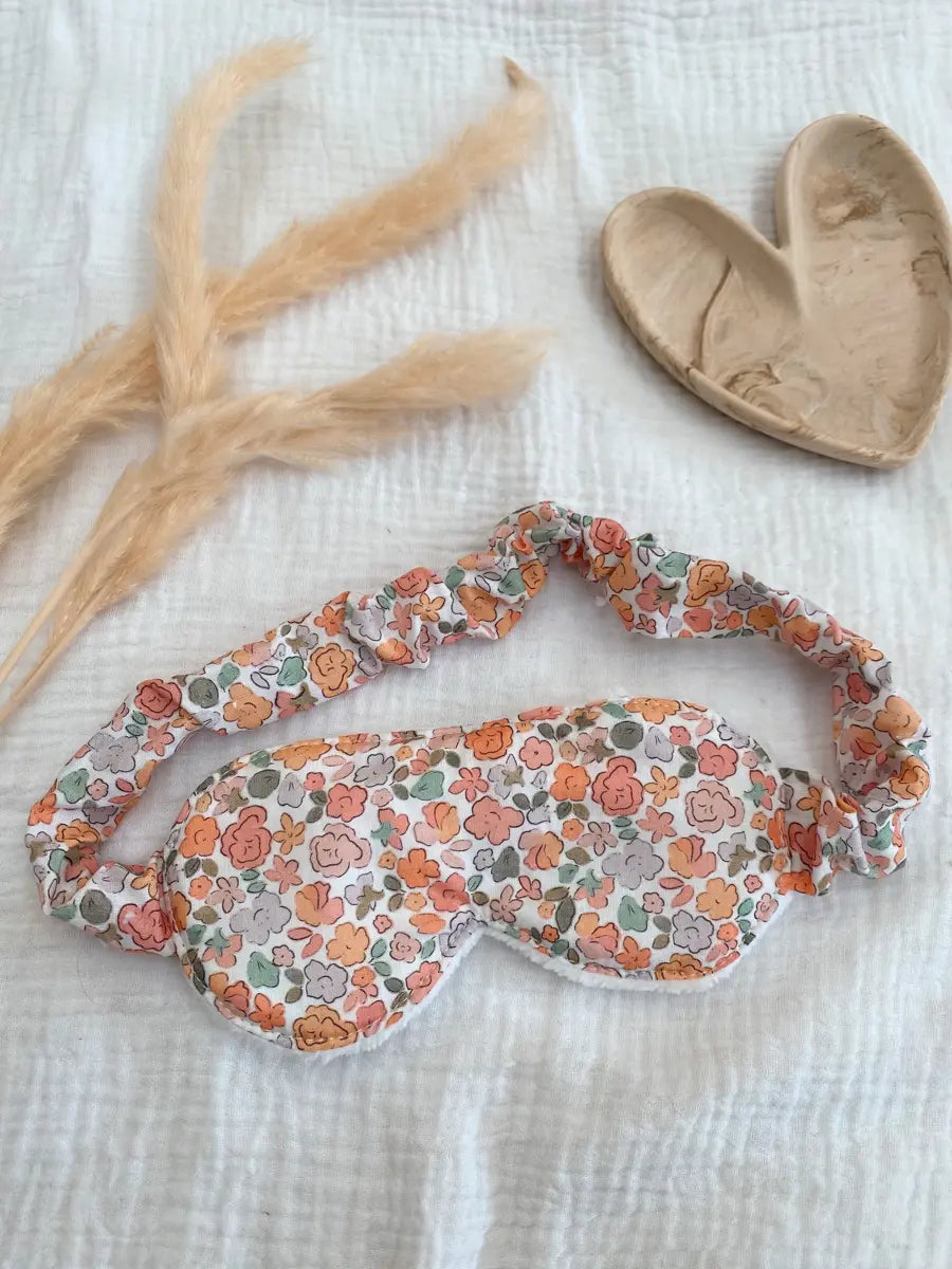 Masque de nuit avec finitions « froufrous » - Léa