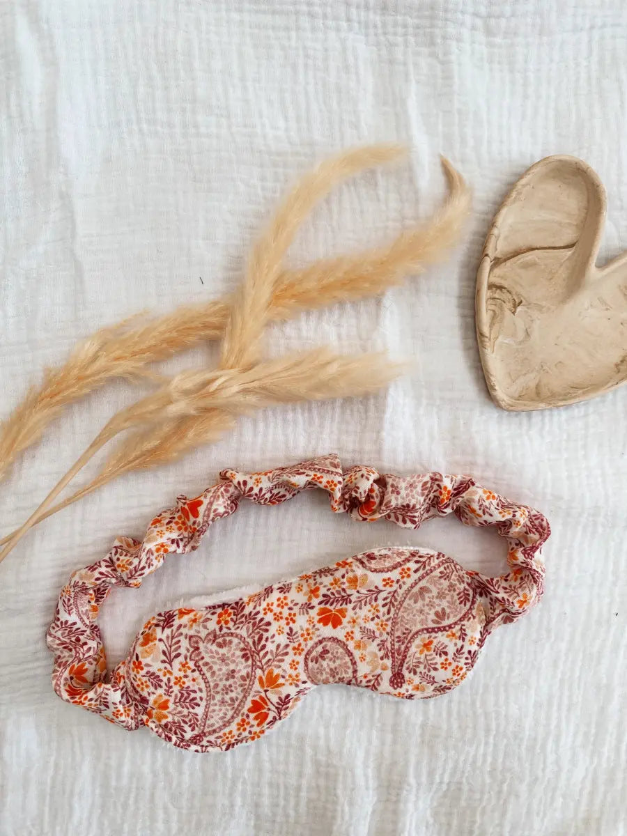 Masque de nuit avec finitions « froufrous » - Red cachemire