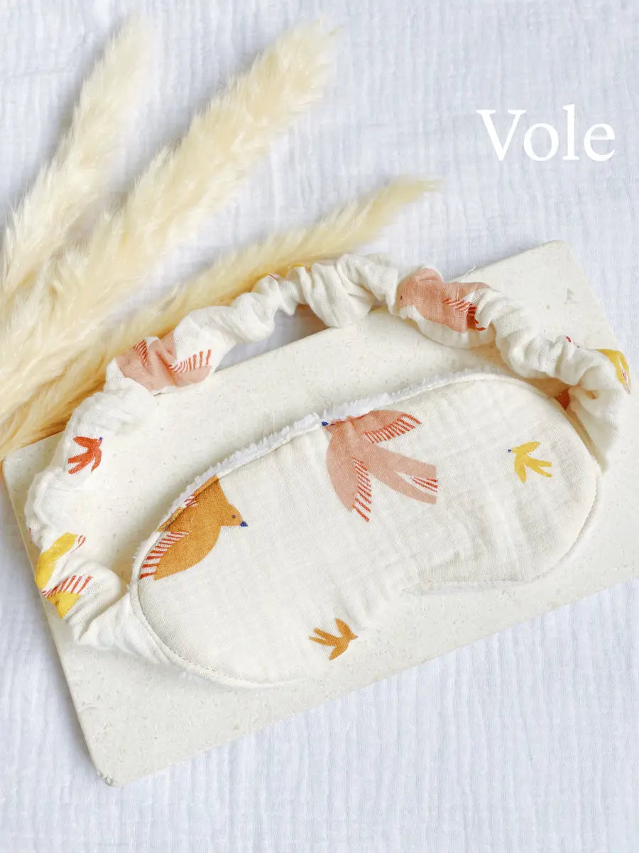Masque de nuit avec finitions « froufrous » - Vole