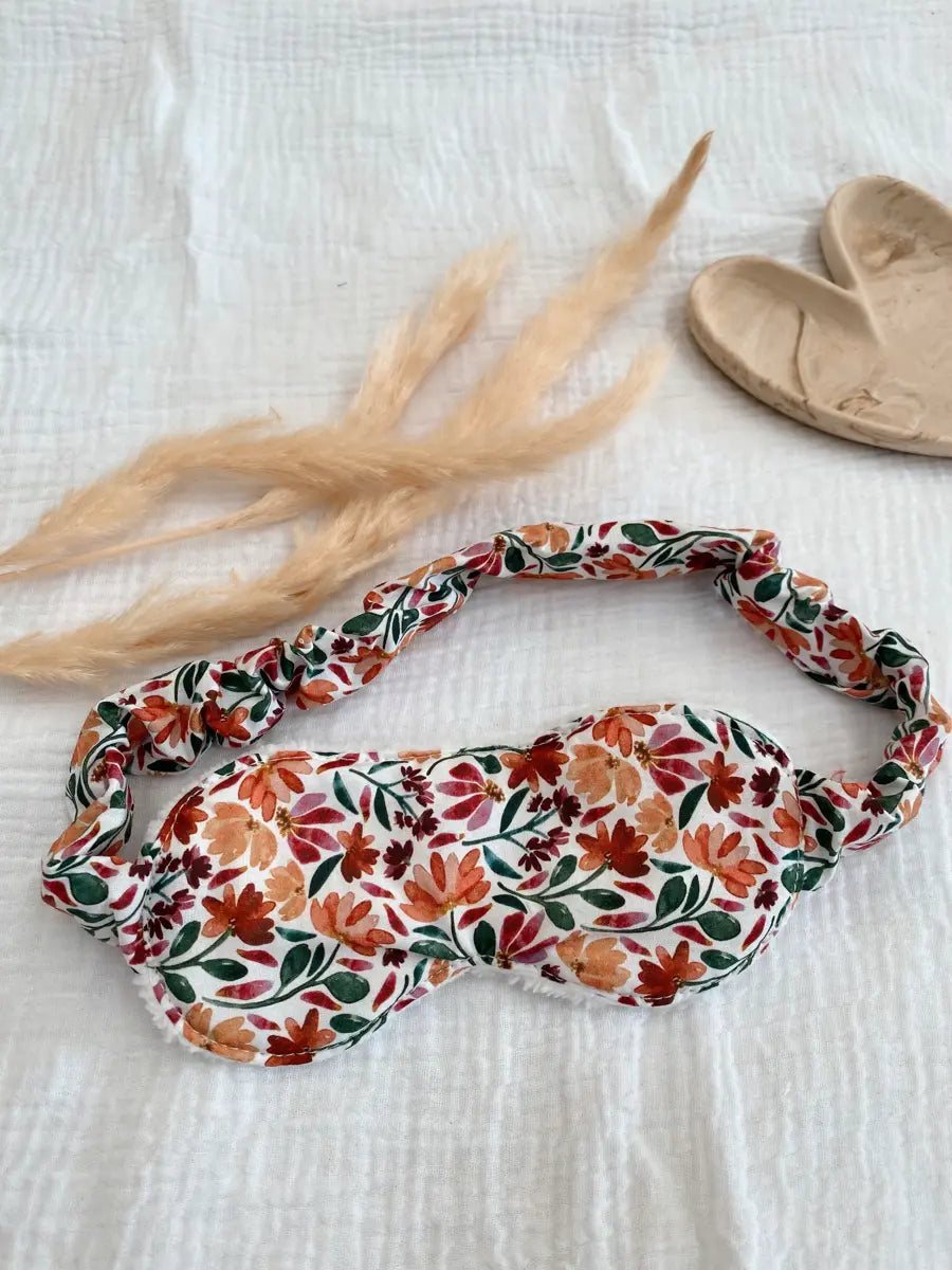 Masque de nuit avec finitions « froufrous » - Ysé