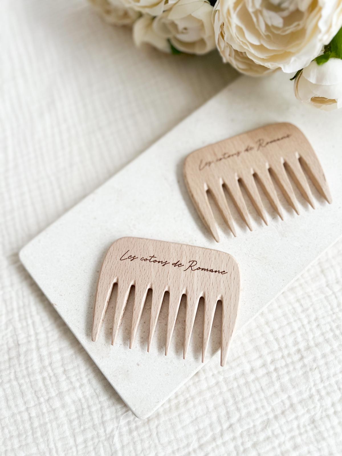 Peigne en bois pour cheveux bouclés et texturés - 1