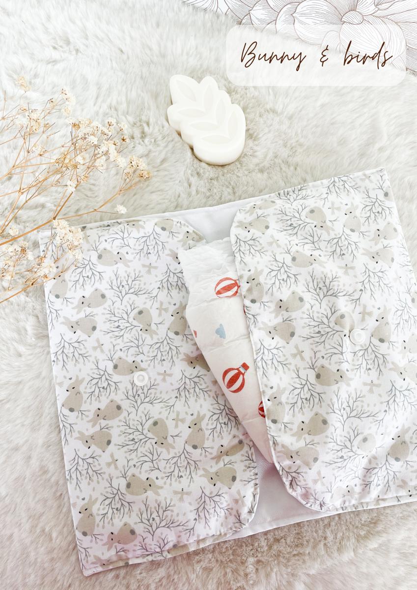 Pochette à couches et lingettes nomade - Bunny and birds