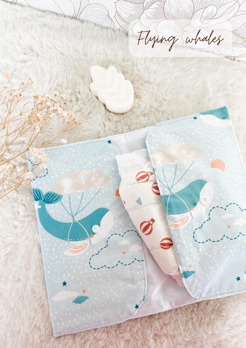 Pochette à couches et lingettes nomade - Flying whales