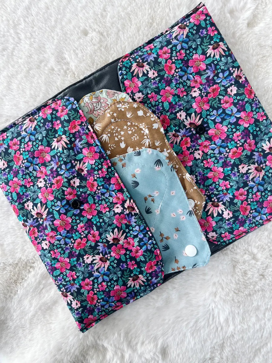 Pochette à culottes menstruelles/serviettes hygiéniques lavables - Black bloom