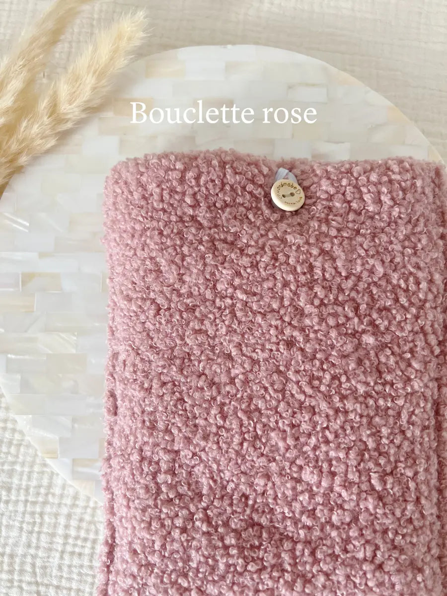 Pochette à livre/ liseuse moumoute - Bouclette rose