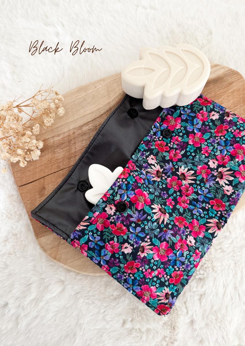 Pochette à savon imperméable grand format - Black bloom
