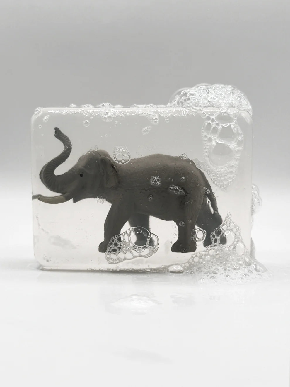 Savon avec figurines au choix (animaux, dinosaures, ...) - Elephant