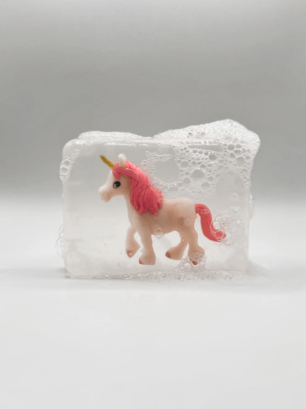 Savon avec figurines au choix (animaux, dinosaures, ...) - Licorne rose