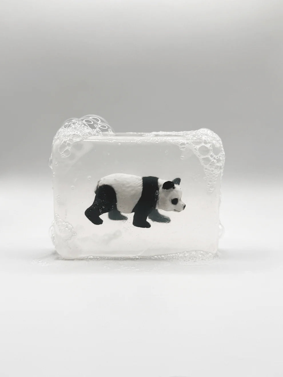 Savon avec figurines au choix (animaux, dinosaures, ...) - Panda