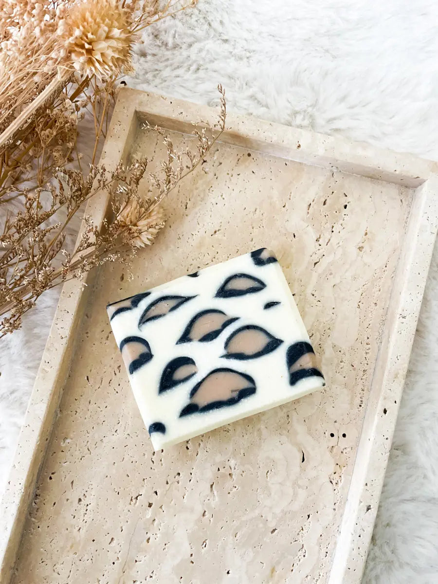 Savons artisanaux - Baba Savonnier patissier - Savon Blanc léopard