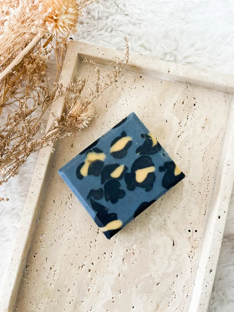 Savons artisanaux - Baba Savonnier patissier - Savon Bleu léopard