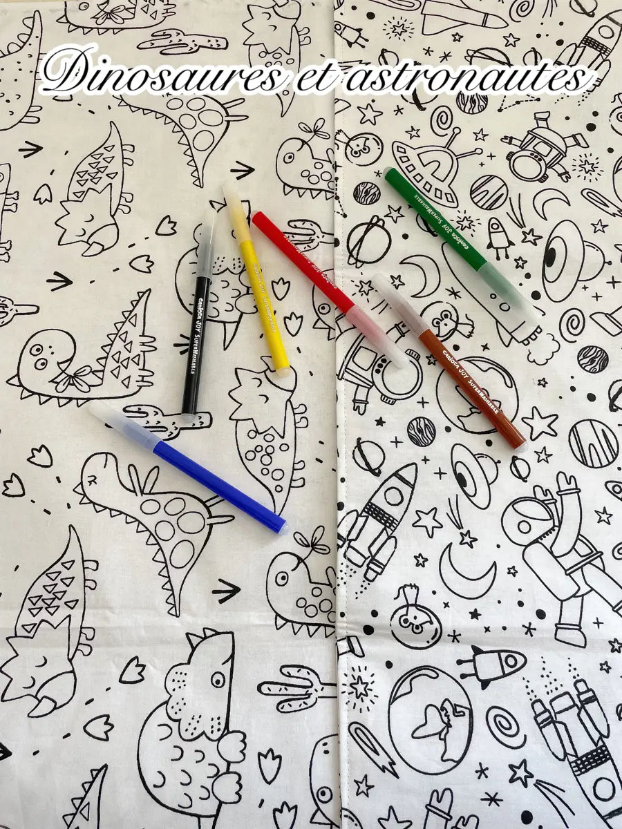 TAPIS de coloriage lavable (et ses feutres) - Dinosaures et astronautes