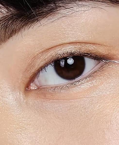 The concealer - Madara - 2